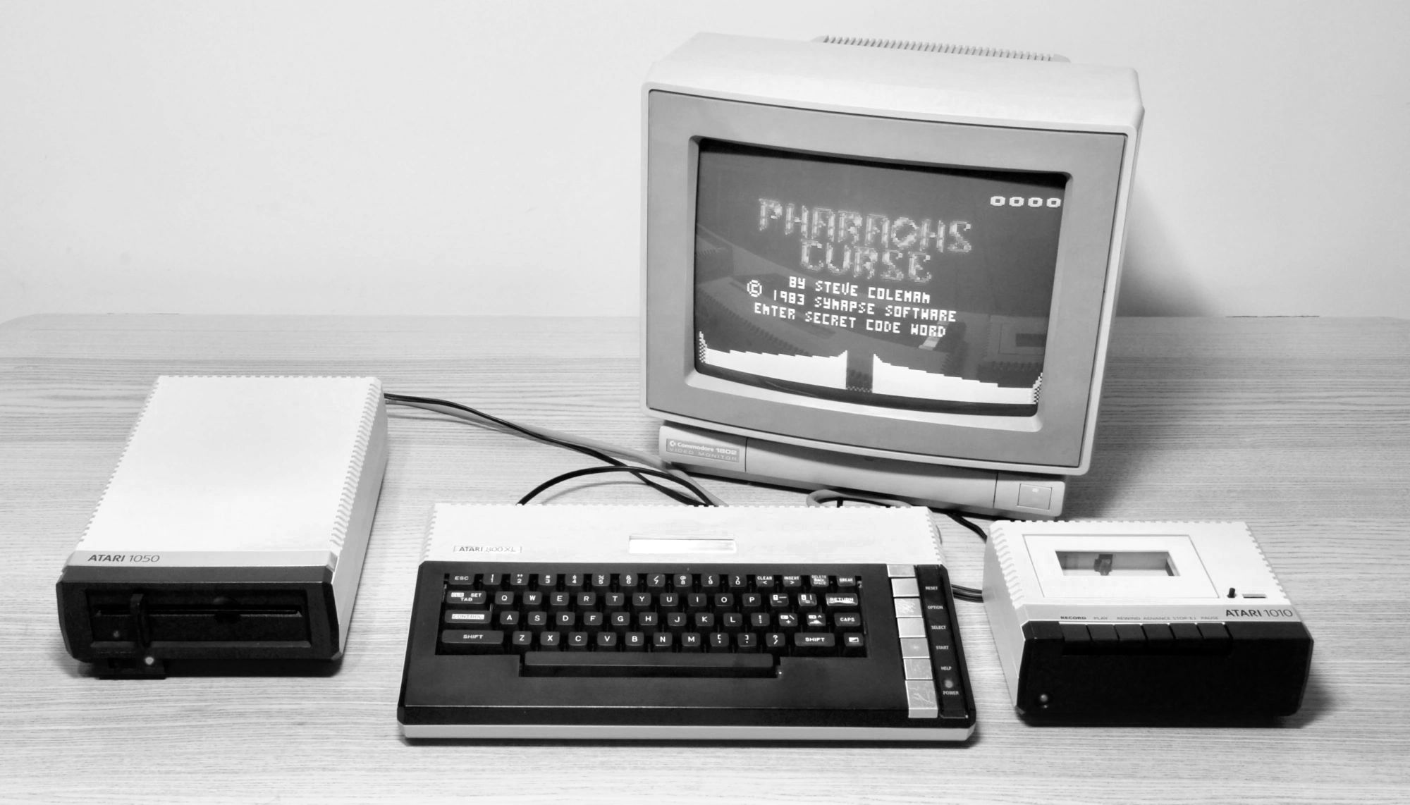 Atari 800XL with 1050 Drive and Pharoahs Curse