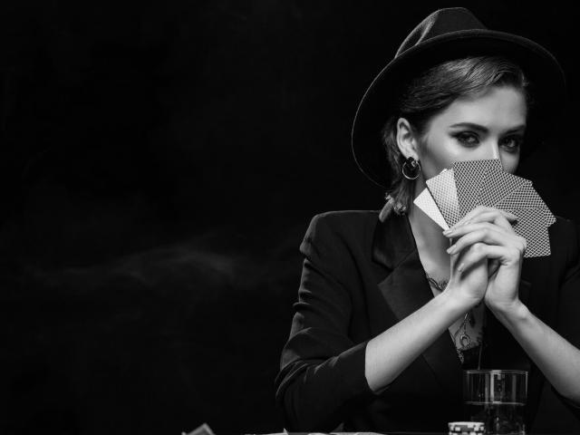 Poker chick bluffing