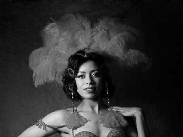 Burlesque performer